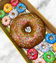Load image into Gallery viewer, Giant Donut Cake Party Pack Gift Box
