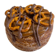 Load image into Gallery viewer, 6 Pack Mixed Gourmet Cronut Gift Box