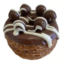 Load image into Gallery viewer, 6 Pack Mixed Gourmet Cronut Gift Box