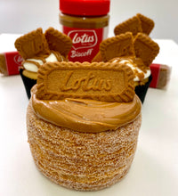 Load image into Gallery viewer, 6 Pack Lotus Biscoff Cronut Gift Box