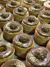 Load image into Gallery viewer, 6 Pack Nutella Ferrero Cronut Gift Box