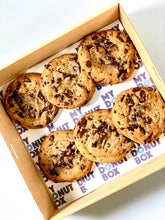 Load image into Gallery viewer, 6 Pack Chocolate Chip Cookies