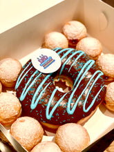 Load image into Gallery viewer, Daddy Donut Cake Gift Box
