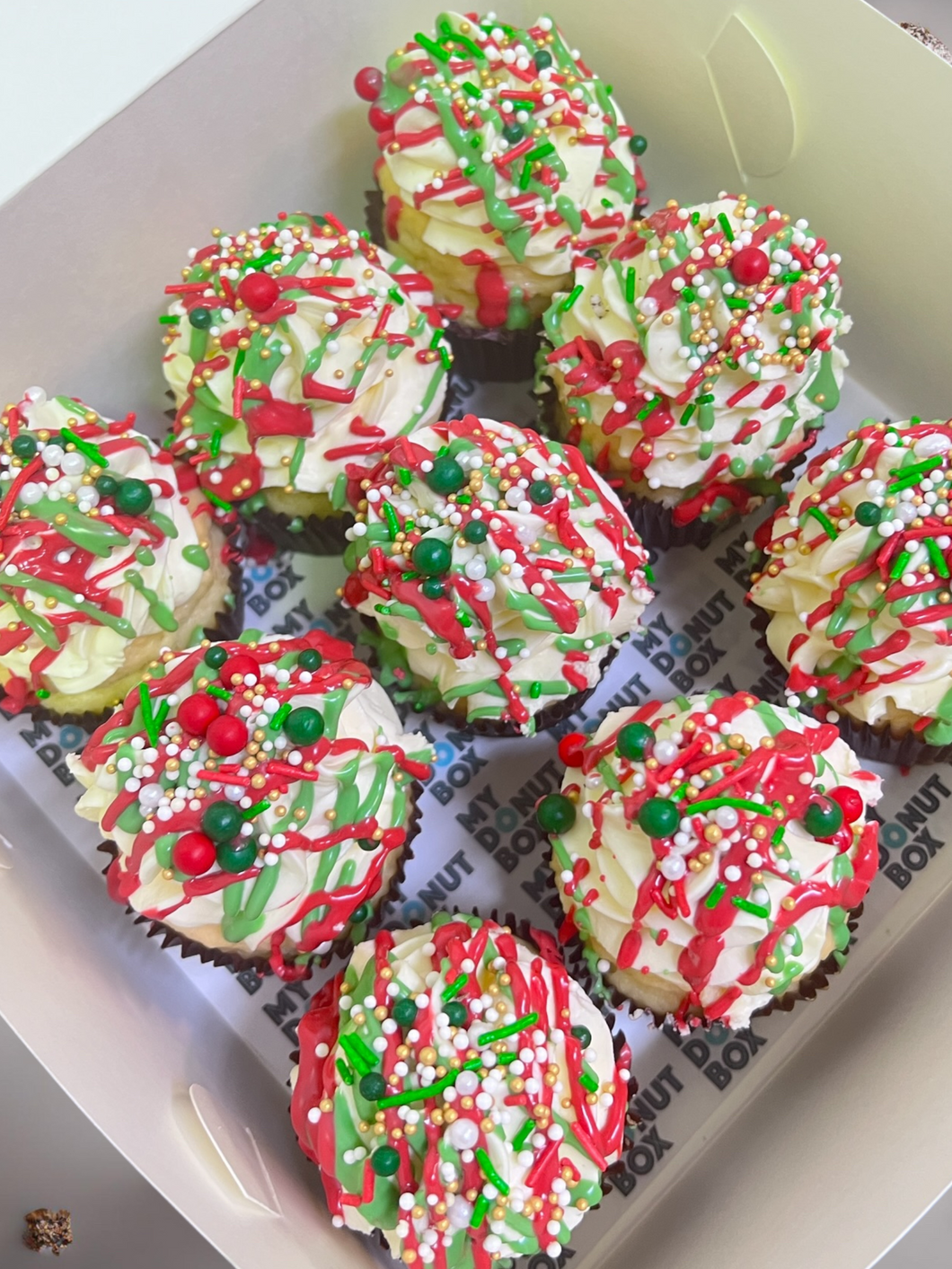 9 Pack Mixed Christmas Cupcakes