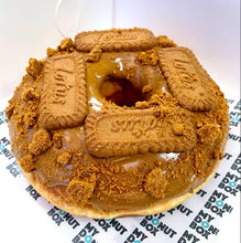 Load image into Gallery viewer, Giant Lotus Biscoff Donut Cake