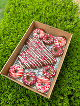 Load image into Gallery viewer, Giant Donut Heart Gift Box
