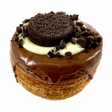 Load image into Gallery viewer, 6 Pack Oreo Cronut Gift Box